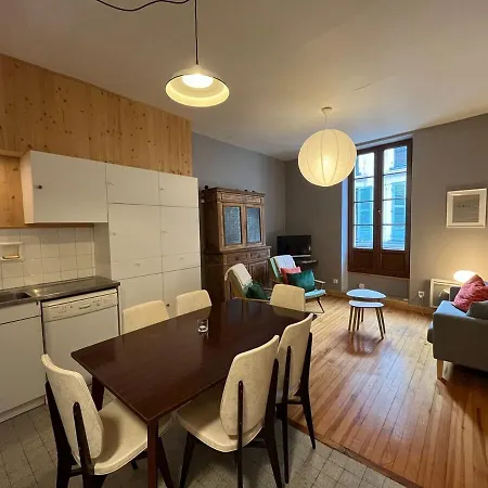 Centre De Bourg D'oisans 公寓 *